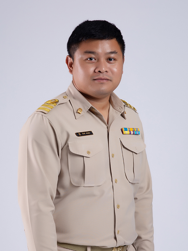 นายสันติ คำสอน