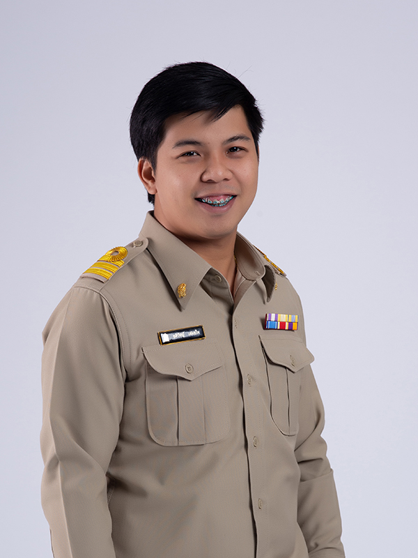 นายอติวัชญ์ เสมอใจ